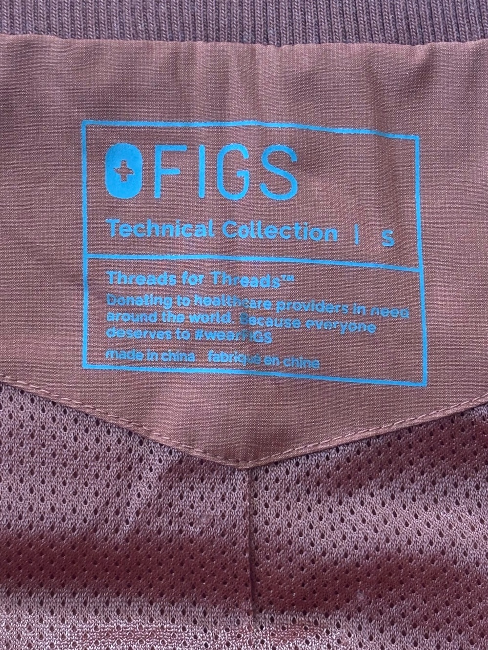 FIGS On-Shift Sydney Performance Scrub Jacket Auburn Size Small - Picture 12 of 13